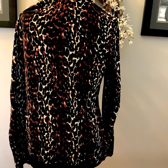 Adorable leopard print cardigan. - Picture 2 of 7